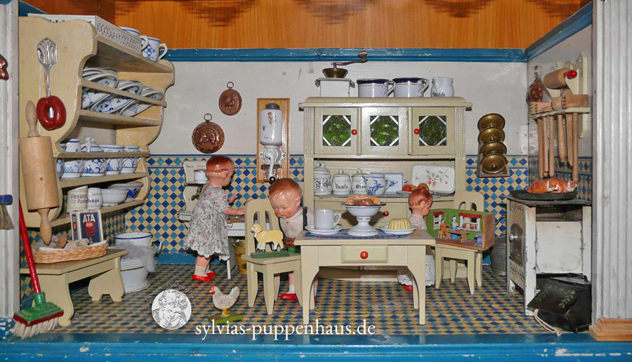 antike Puppenküche, Gehäuse Gebrüder Bing Nürnberg