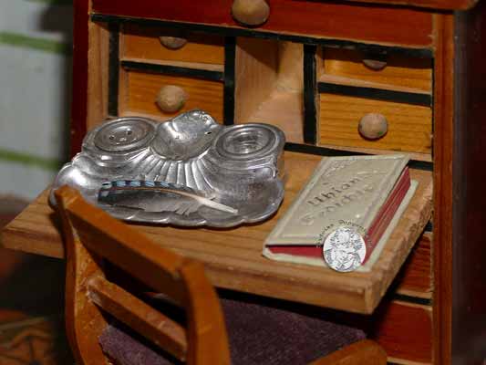 Jugendstil-Puppenstube mit Erker