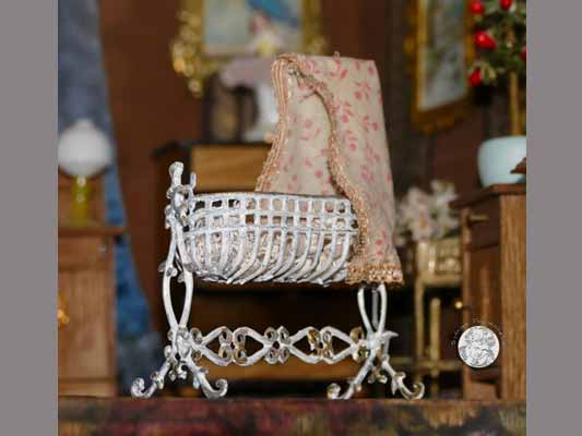 antike Gründerzeitstube mit Biedermeiersekretär