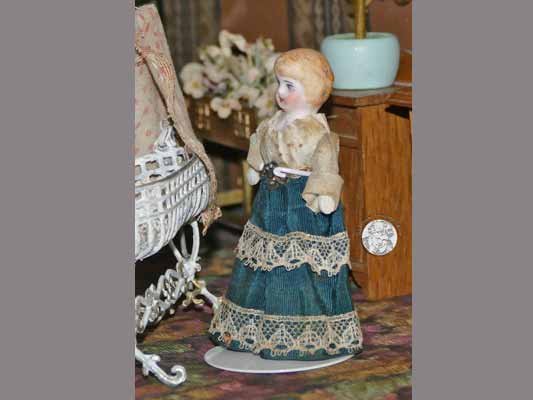 antike Gründerzeitstube mit Biedermeiersekretär