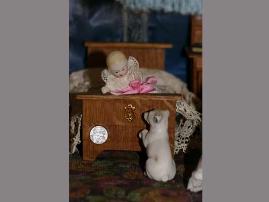 antike Gründerzeitstube mit Biedermeiersekretär