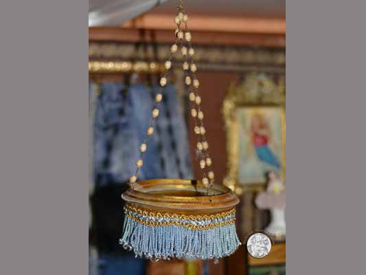 antike Gründerzeitstube mit Biedermeiersekretär