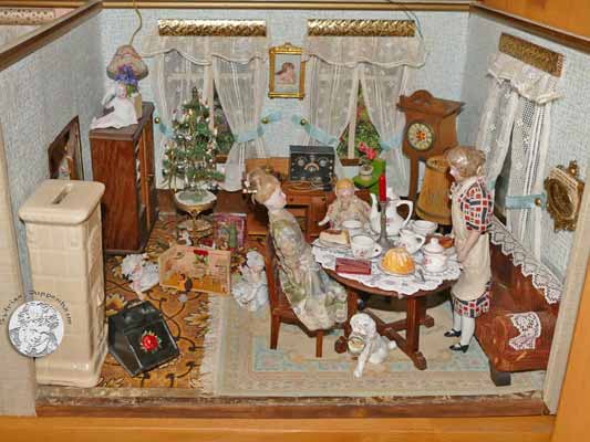 antike Puppenstube von vor 1920