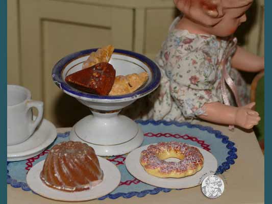 antike Puppenküche, Gehäuse Gebrüder Bing Nürnberg