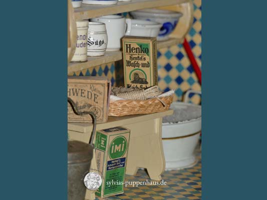 antike Puppenküche, Gehäuse Gebrüder Bing Nürnberg