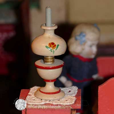 antikes Puppenhaus mit Pferdestall von um 1900