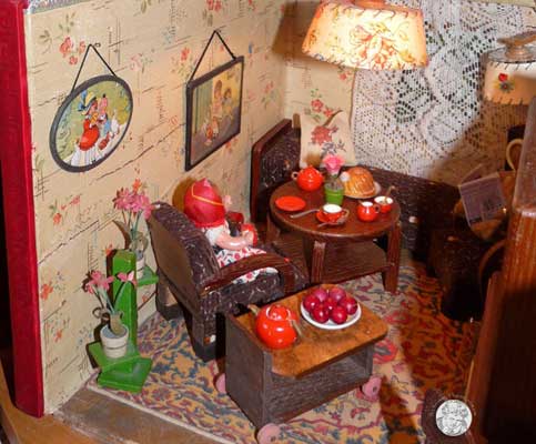 antike Puppenstube aus den 30er Jahren