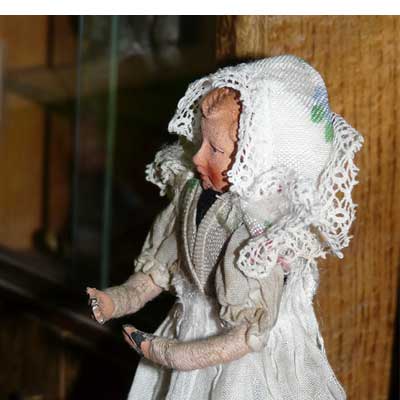 Caho Biegepuppe in Originalkleidung, 20er Jahre