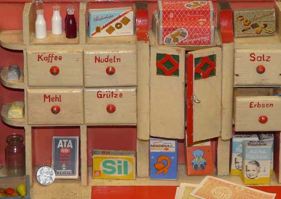 Selbstgebauter DDR-Kaufmannsladen