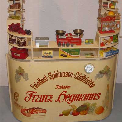 großer Standkaufladen - Feinkost, Spirituosen, Südfrüchte