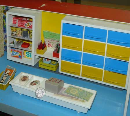 Kaufmannsladen mit Wohnung, VERO