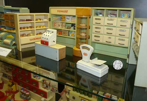 Klapp-Kaufmannsladen, VEB Seiffener Spielwaren