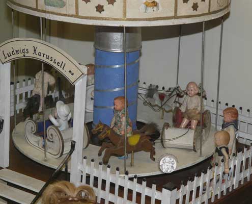 Karussell, Eigenbau des Geigenbaumeisters Fredo Curtius aus Gotha, um 1920