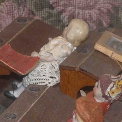 Schulstube Gründerzeit 2. Hälfte 19. Jahrhundert, Tapezierung später