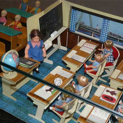 Puppenschule von Modella, um 1969