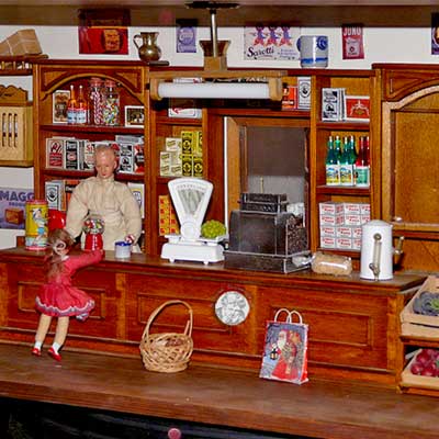 Selbst gebautes 1 zu 12 Puppenhaus