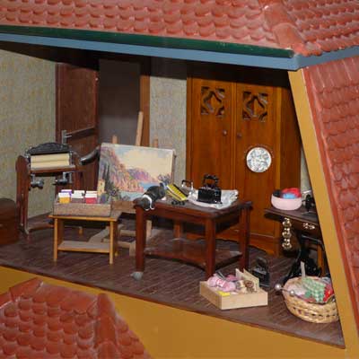 Selbst gebautes 1 zu 12 Puppenhaus