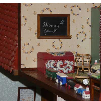 Selbst gebautes 1 zu 12 Puppenhaus