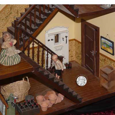 Selbst gebautes 1 zu 12 Puppenhaus