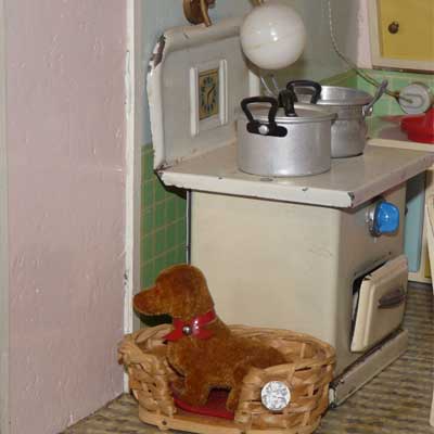 Riesiges Puppenhaus, 1950er/1960er Jahre - Küche