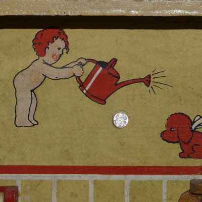 Badezimmer im Holzgehäuse mit großem Einbauschrank