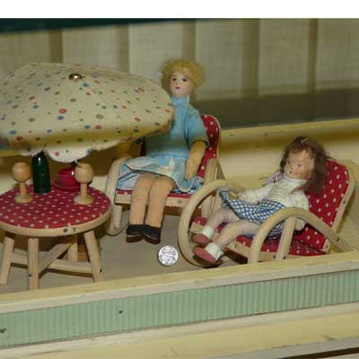 Puppenhaus von Moritz Gottschalk, Puppen von Erna Meyer