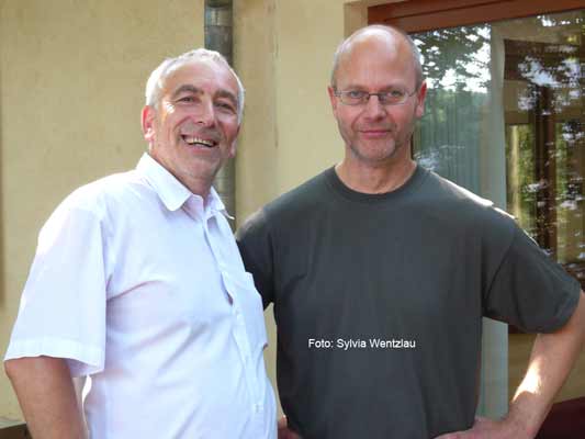 links Museumsleiter Bernd Hartwich, rechts Jörg Bohn