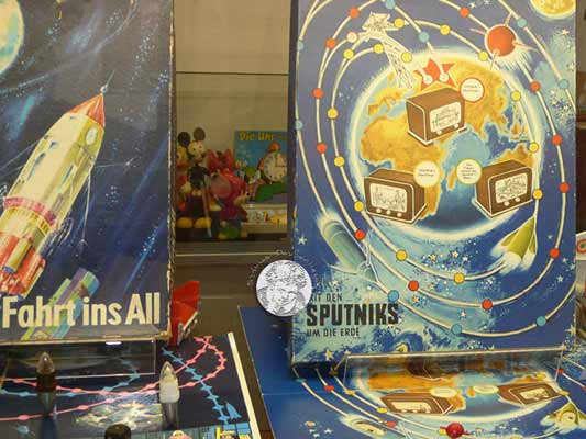 DDR - Fahrt ins All, Mit den Sputniks um die Erde