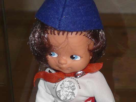 DDR - Puppe in Pionierkleidung