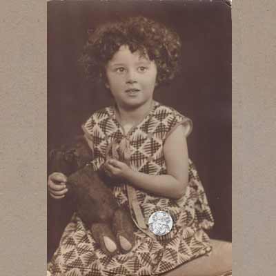 großes Foto Kind mit Teddy, 1930