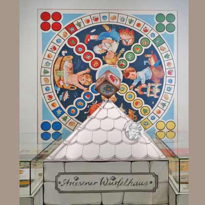 Mit Teddy durchs Dresdner Spielzeugland