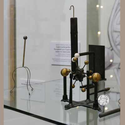 Mit Teddy durchs Dresdner Spielzeugland