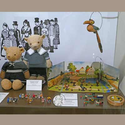 Mit Teddy durchs Dresdner Spielzeugland