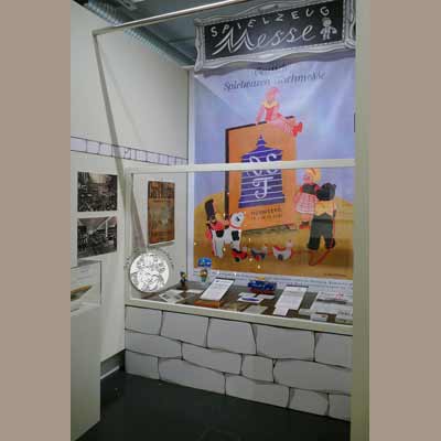 Mit Teddy durchs Dresdner Spielzeugland