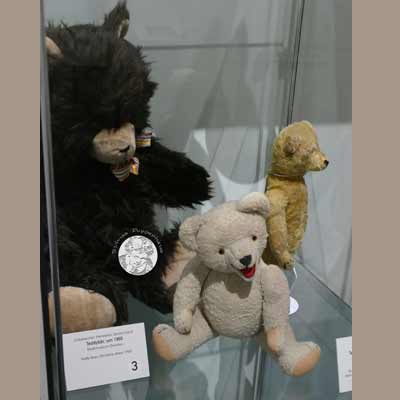 Mit Teddy durchs Dresdner Spielzeugland